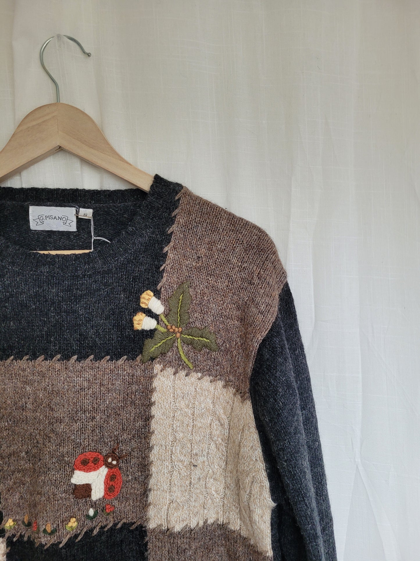 🌼 The Edelweiss Trail - vintage knitted sweater with embroidered details - size S/M