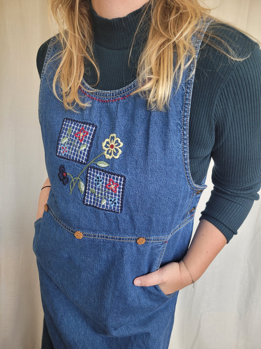 🌼 After School Blooms - vintage denim dress with embroidered flower details - size M