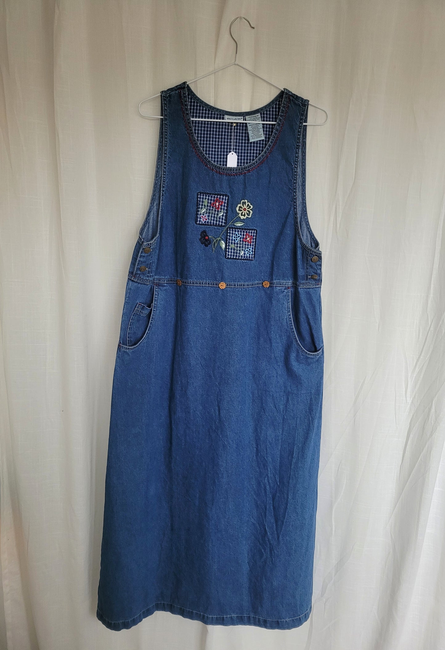 🌼 After School Blooms - vintage denim dress with embroidered flower details - size M