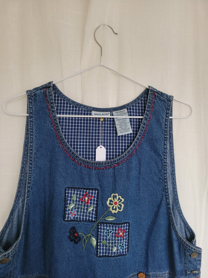 🌼 After School Blooms - vintage denim dress with embroidered flower details - size M