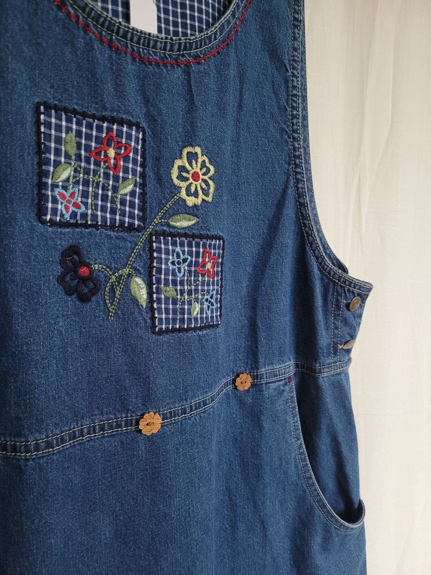 🌼 After School Blooms - vintage denim dress with embroidered flower details - size M