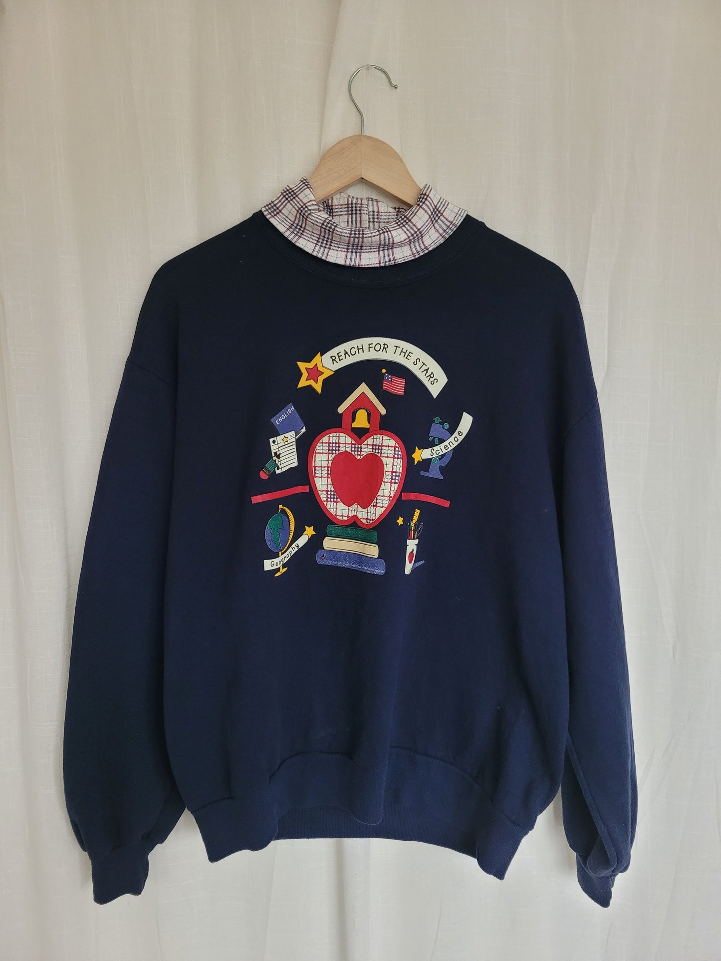 💙 A+ Sweater Club - vintage crewneck sweater with school themed images - size L