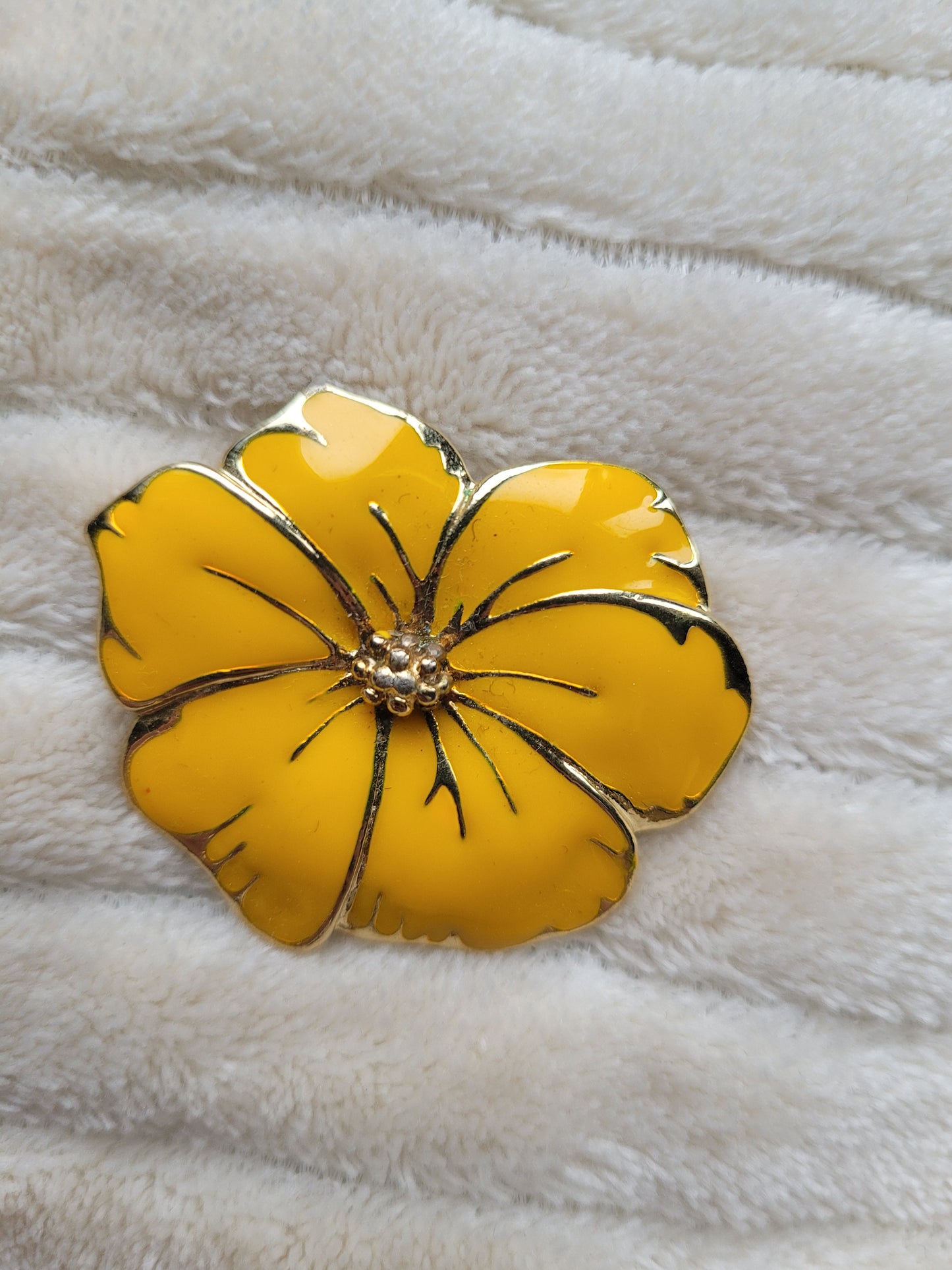 💛 Radiant Flower - vintage brooch