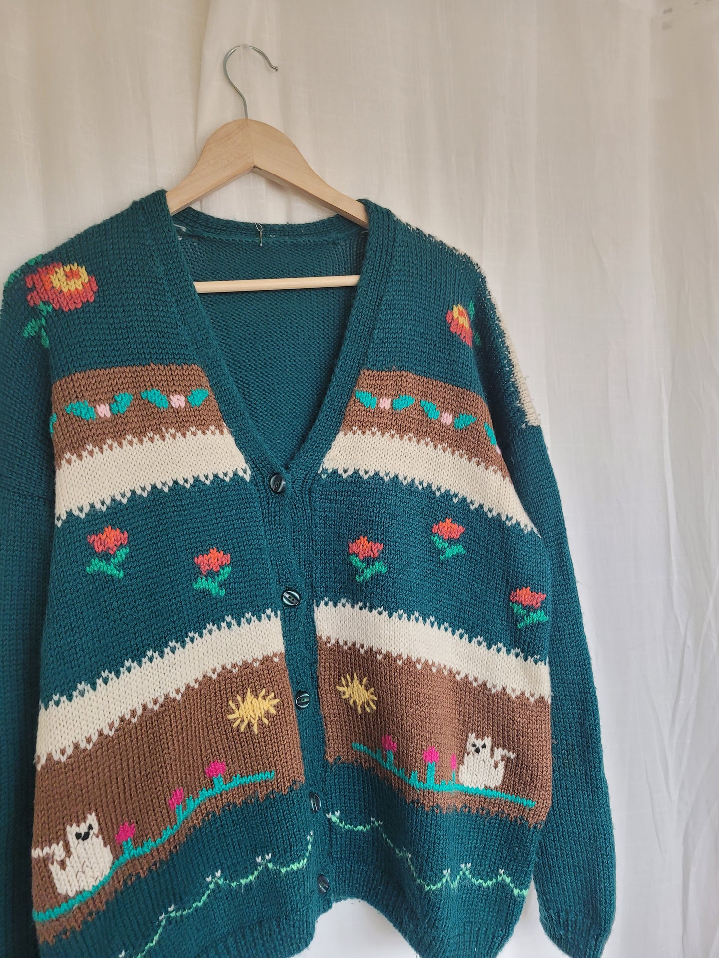 🌼 Whiskers in the Wildflower Patch - vintage knitted cardigan with cats and flowers - size XL