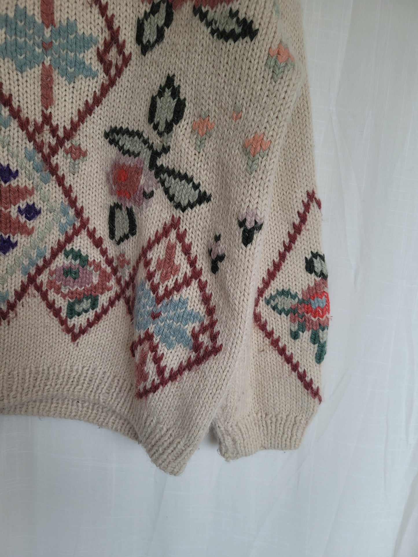💗 Frosted Bloom Dreamscape - vintage knitted sweater with flowers and snowflakes - size XL