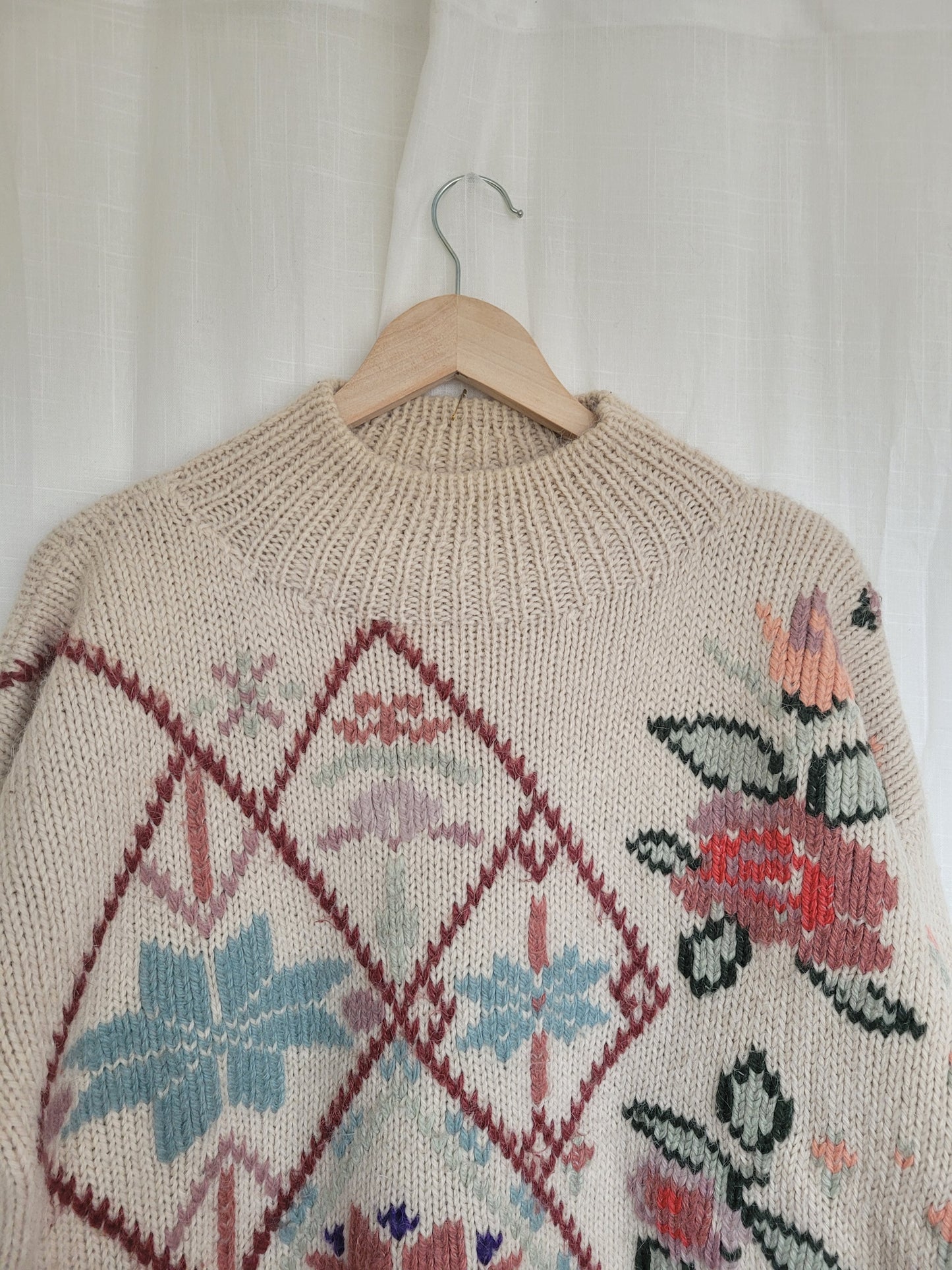 💗 Frosted Bloom Dreamscape - vintage knitted sweater with flowers and snowflakes - size XL