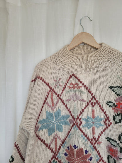 💗 Frosted Bloom Dreamscape - vintage knitted sweater with flowers and snowflakes - size XL