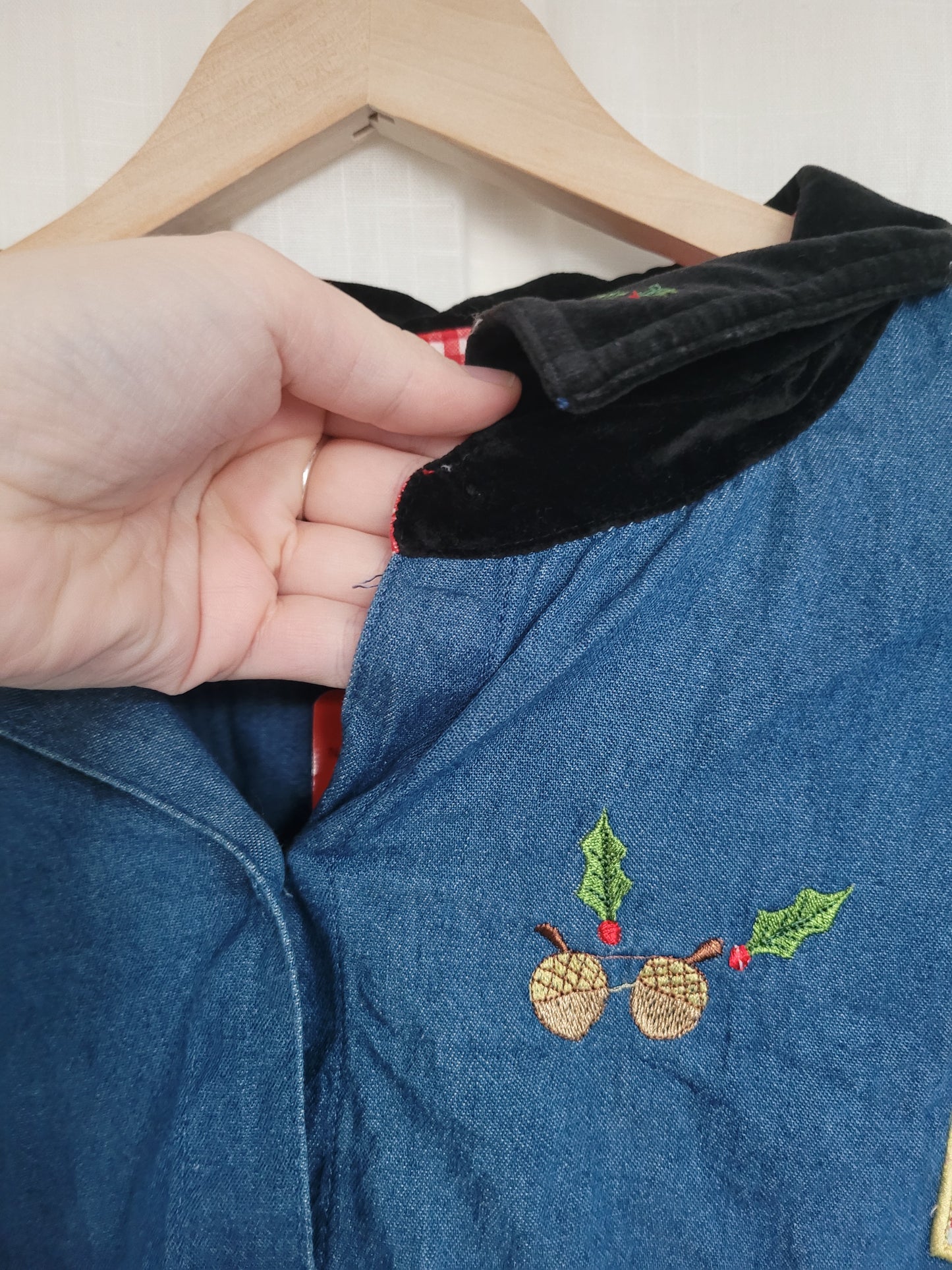 💙 Winter Songbird - vintage cropped/reworked denim blouse with christmas details - size XL/XXL