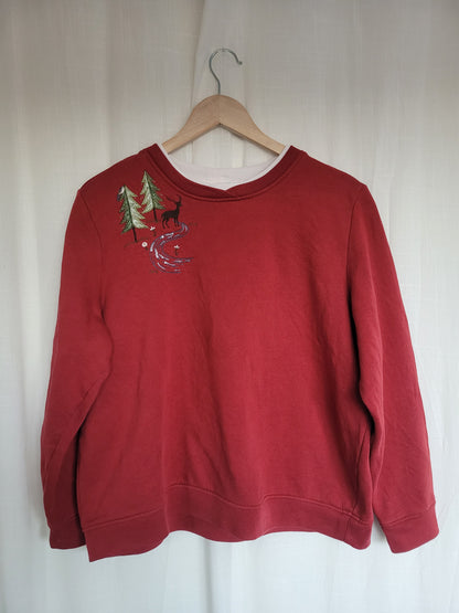 ❄️ Snowfield Stag - vintage red crenweck sweater with embroidered details - L/XL