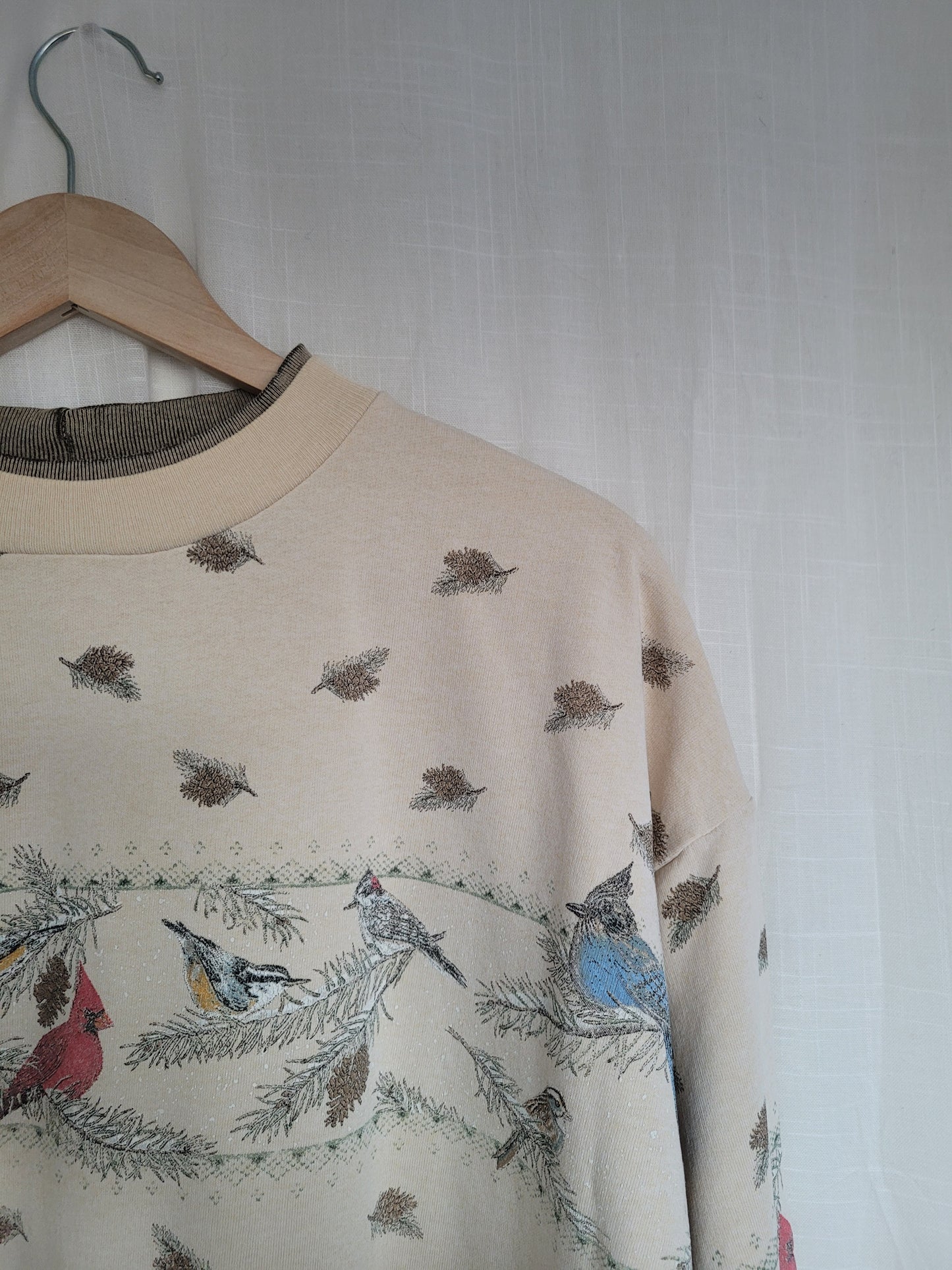 ✨ Snowy Twig Chorus - vintage light yellow crewneck sweater with birds on branches - size L