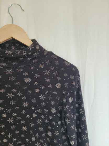 🌙 Snowlit Layers - vintage snowflake turtleneck shirt - size S