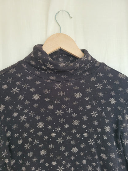 🌙 Snowlit Layers - vintage snowflake turtleneck shirt - size S