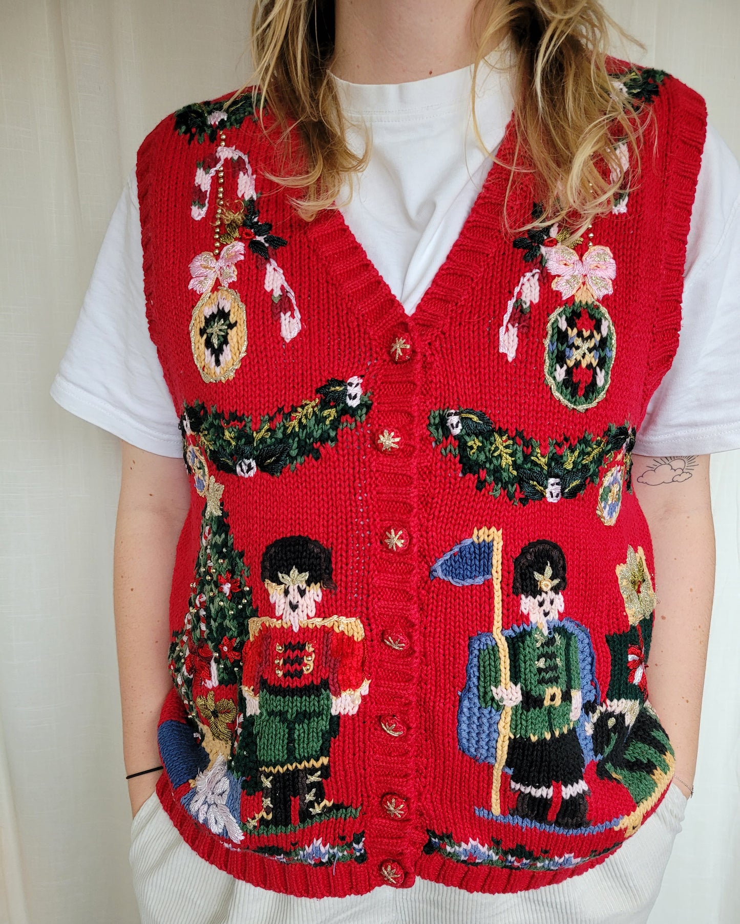 ✨ The Little Christmas Guards - vintage knitted vest with Christmas images - size L