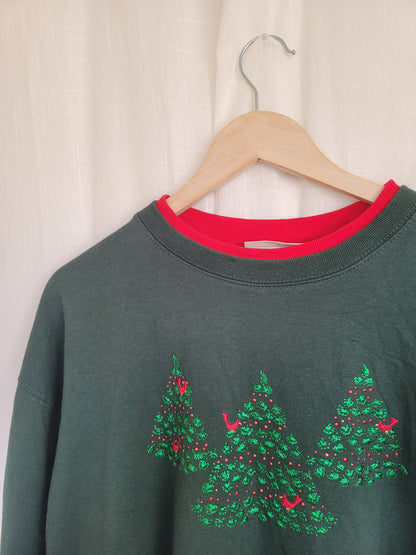🎶 Tree Serenade - vintage crewneck sweater with shiny Christmas tree images - size L