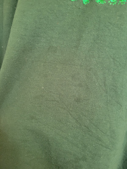 🎶 Tree Serenade - vintage crewneck sweater with shiny Christmas tree images - size L