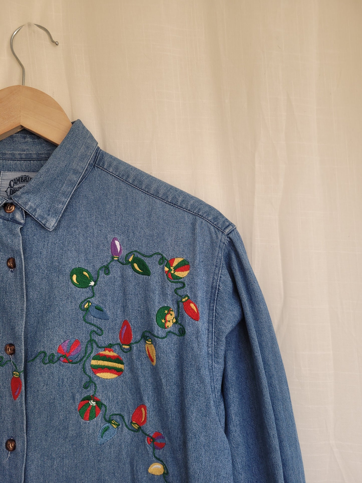 🎄 Festive Glow - vintage denim shirt with embroidered Christmas lights - size L