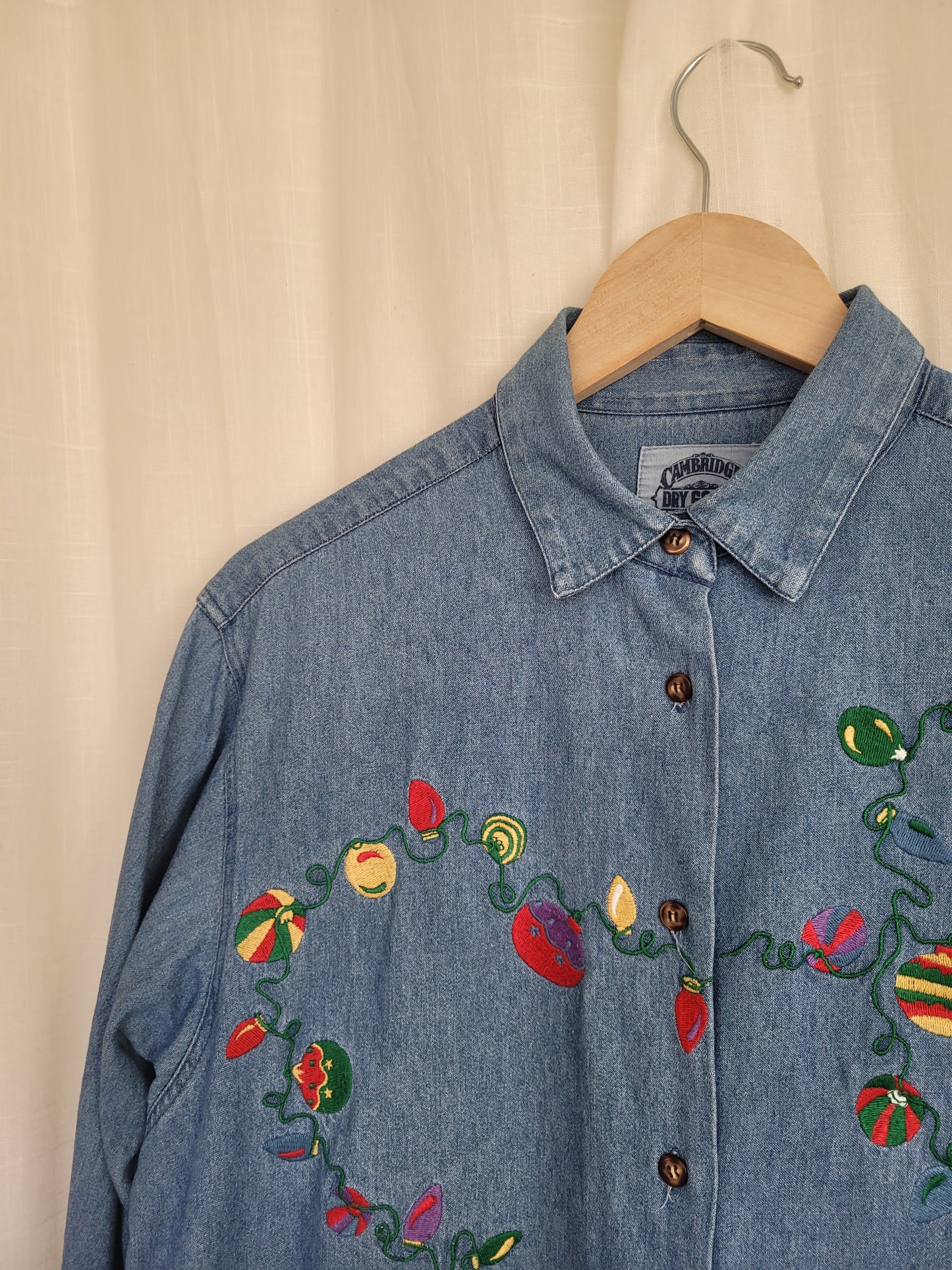 🎄 Festive Glow - vintage denim shirt with embroidered Christmas lights - size L