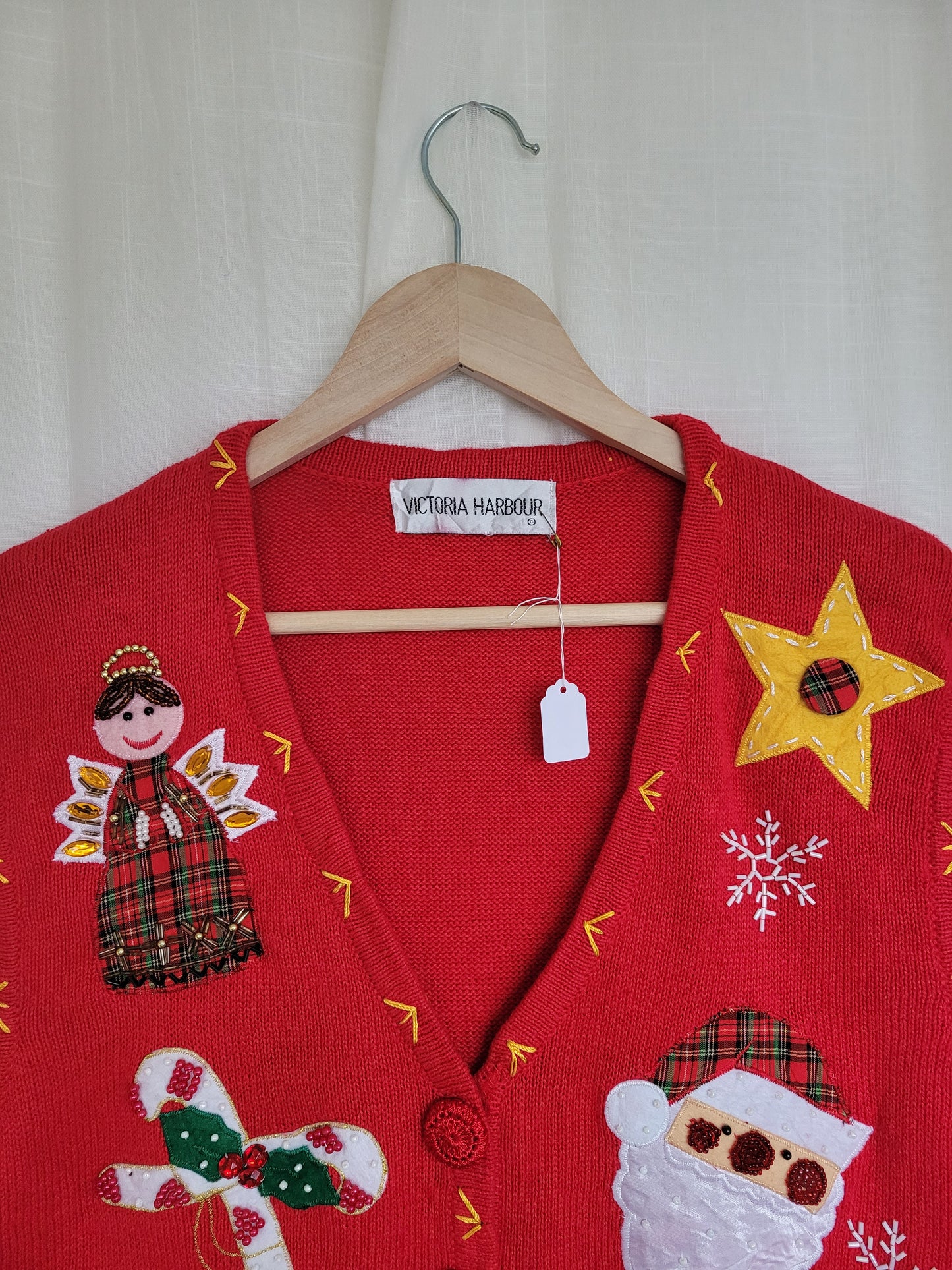🎅 Sparkle & Santa Cheer - vintage knitted vest with beaded Christmas images - size M/L