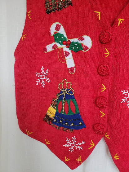 🎅 Sparkle & Santa Cheer - vintage knitted vest with beaded Christmas images - size M/L