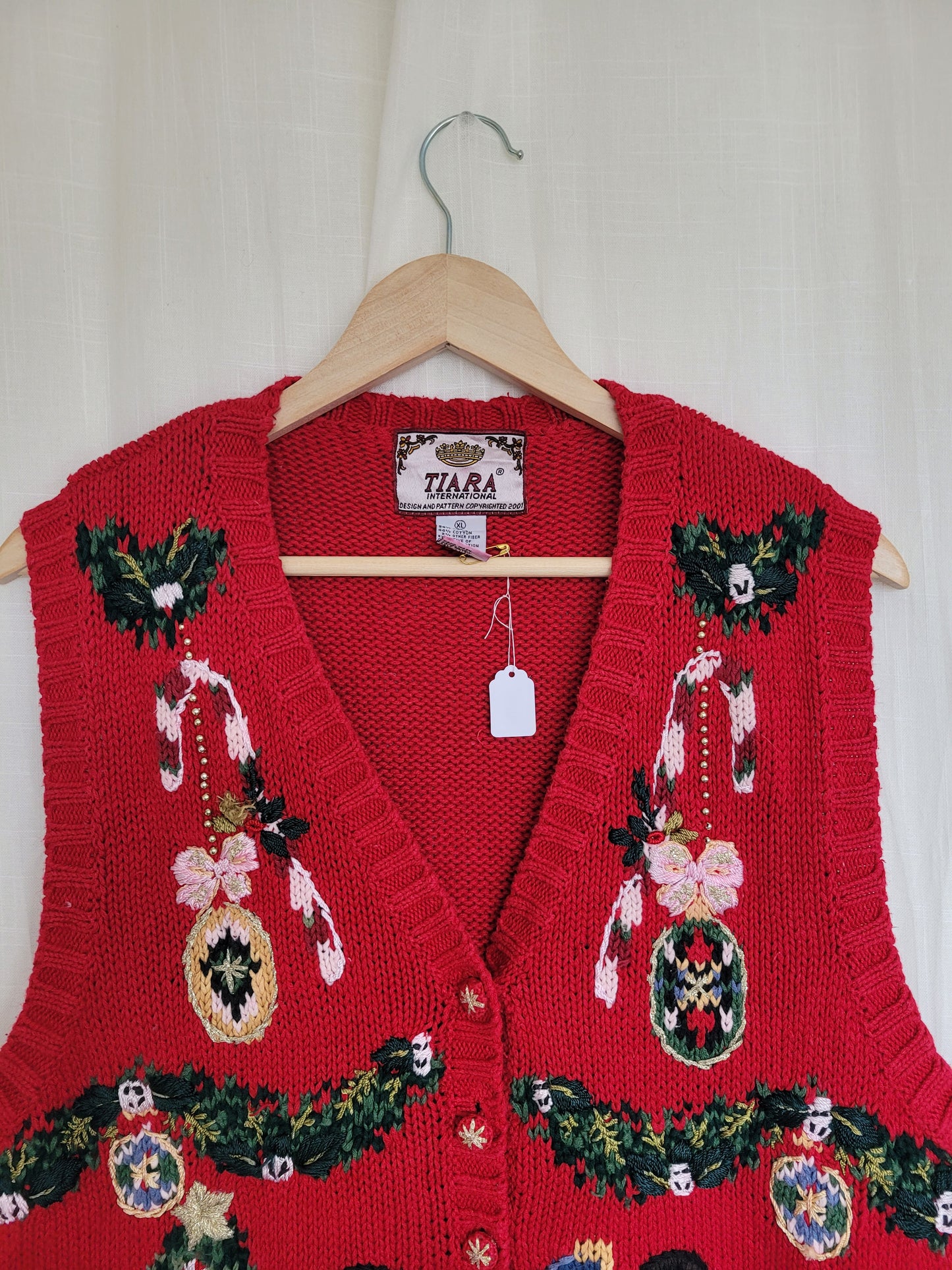 ✨ The Little Christmas Guards - vintage knitted vest with Christmas images - size L
