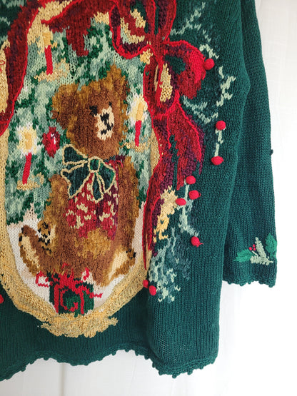✨ The Berry Bear’s Christmas Tale - vintage knitted sweater with teddy bear and red bow - size L