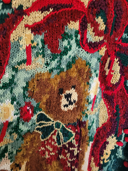 ✨ The Berry Bear’s Christmas Tale - vintage knitted sweater with teddy bear and red bow - size L