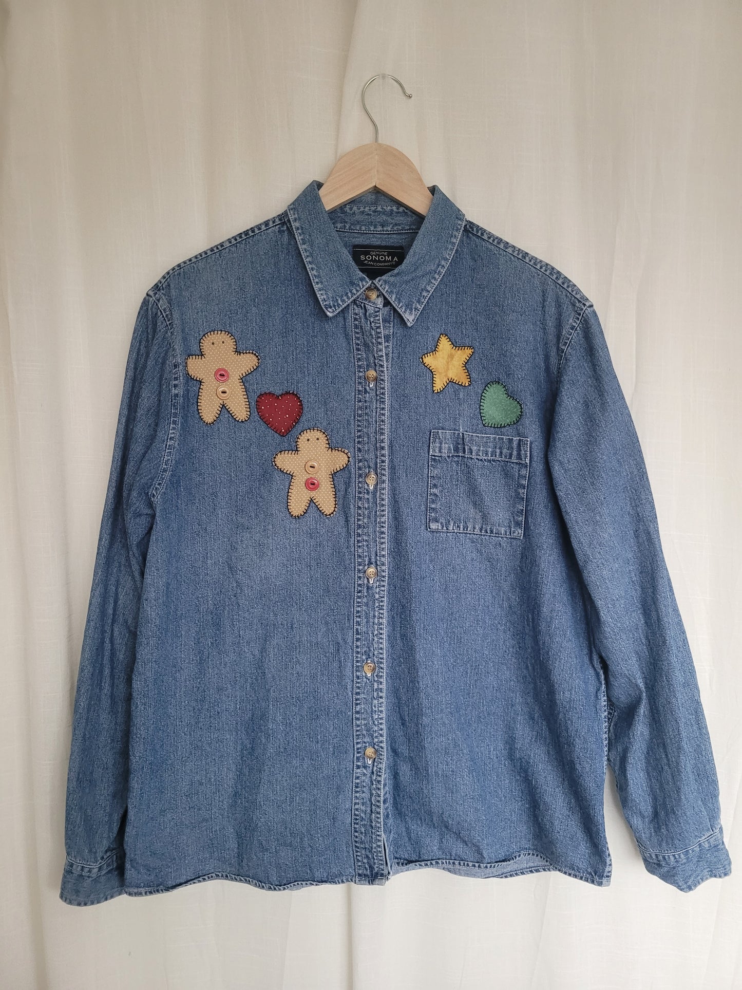 🎀 Sugar & Stitch - vintage denim button up shirt with Christmas theme - size L
