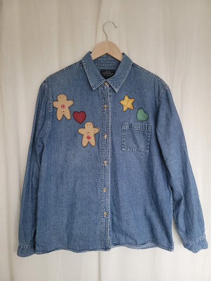🎀 Sugar & Stitch - vintage denim button up shirt with Christmas theme - size L