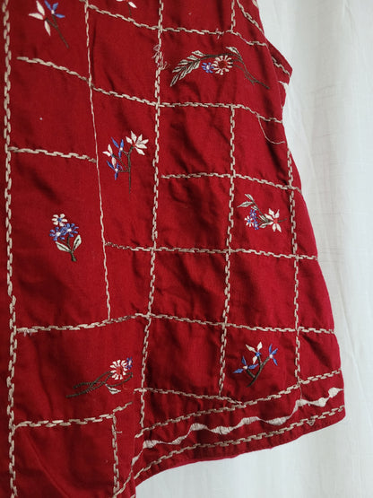 🌸 Burgundy Blossom - vintage gilet with embroidered details - size XL