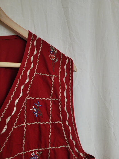 🌸 Burgundy Blossom - vintage gilet with embroidered details - size XL