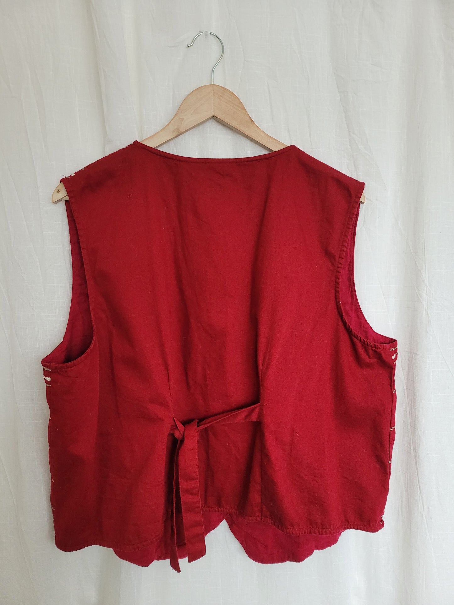 🌸 Burgundy Blossom - vintage gilet with embroidered details - size XL