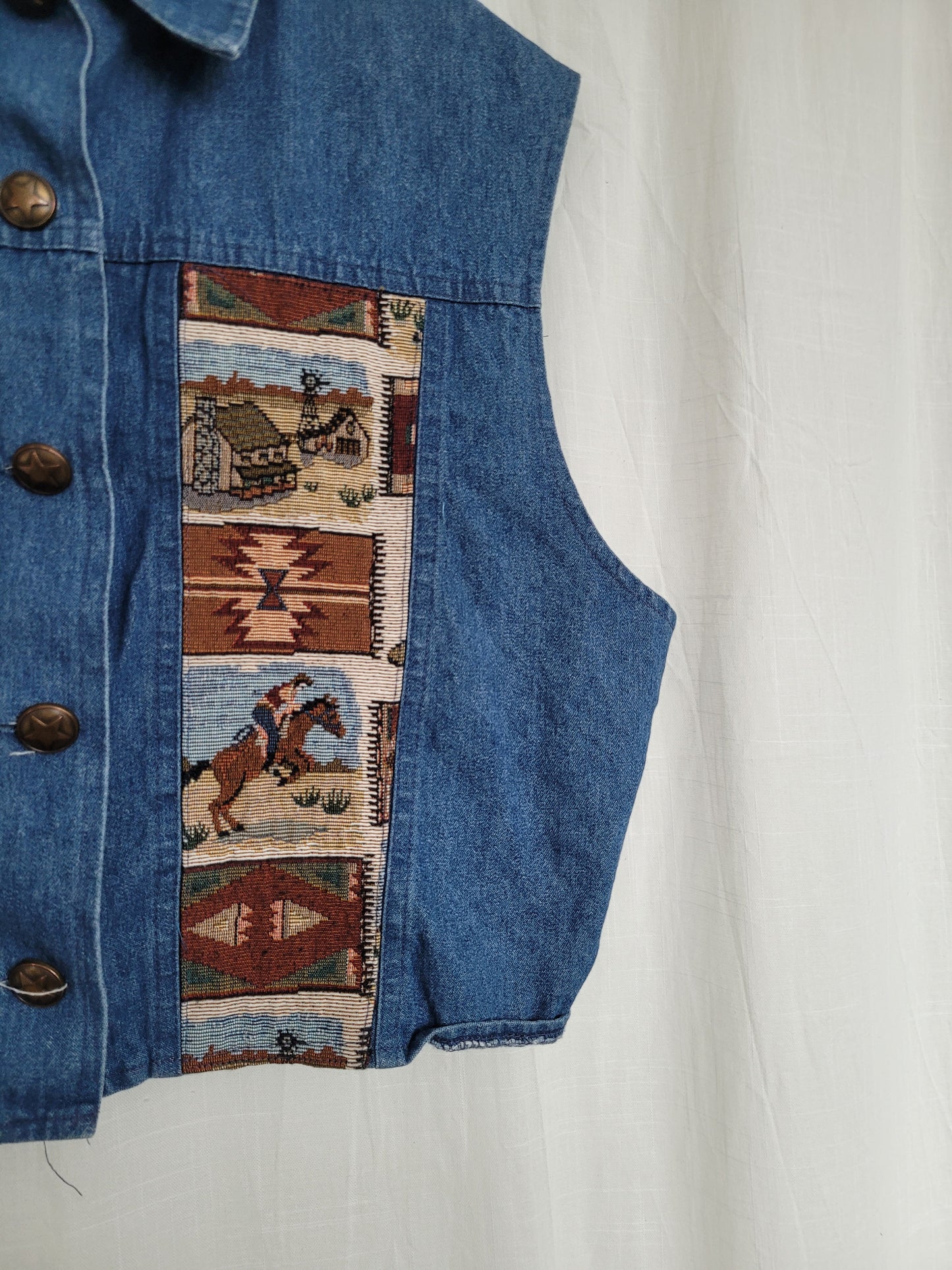 🤎 The Open Road - vintage denim vest with tapestry western details - size XL