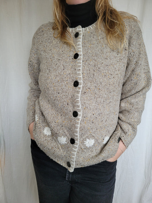 🌿 Whispering Mountains - vintage cardigan with cable design and Edelweiss flowers - size L