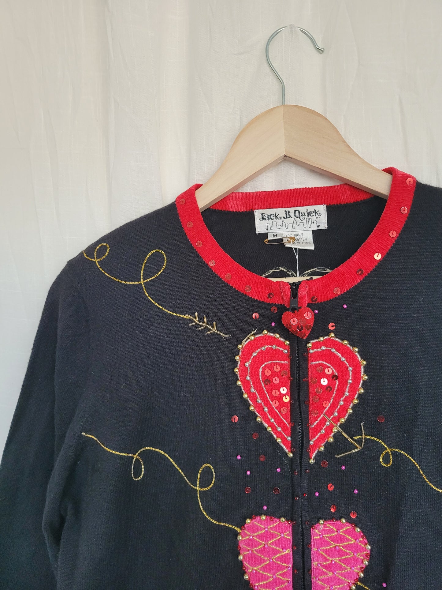 🌙 Hearts Aligned - vintage cardigan with embroidered hearts - size M