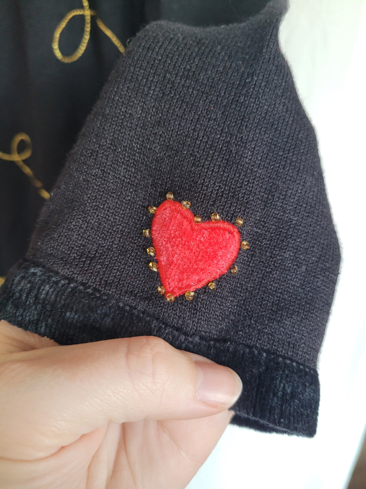 🌙 Hearts Aligned - vintage cardigan with embroidered hearts - size M