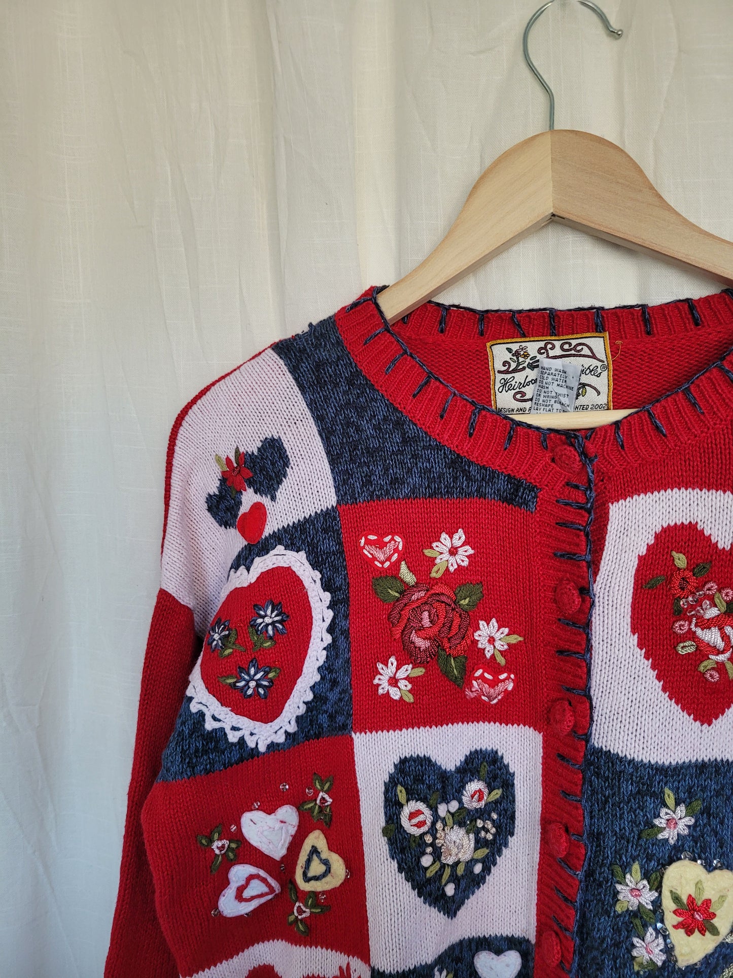 💙 All My Love - vintage cardigan with embroidered hearts and flowers - size M