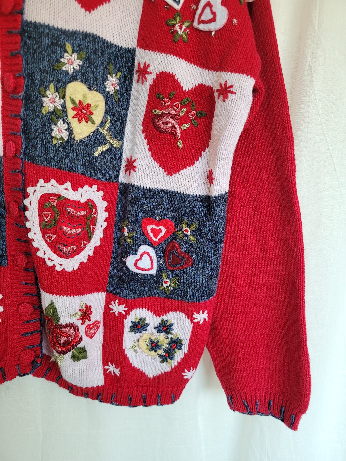💙 All My Love - vintage cardigan with embroidered hearts and flowers - size M