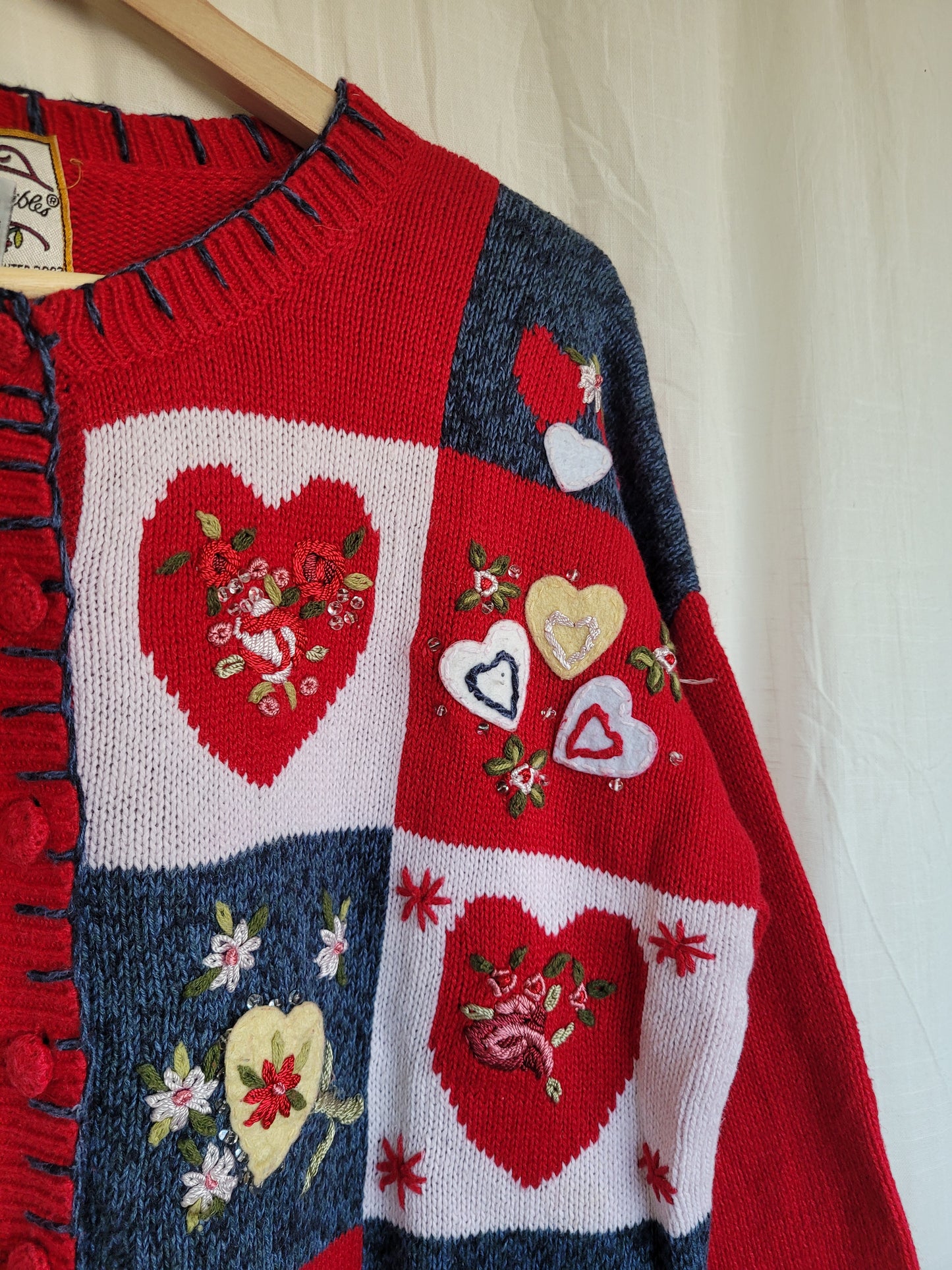 💙 All My Love - vintage cardigan with embroidered hearts and flowers - size M