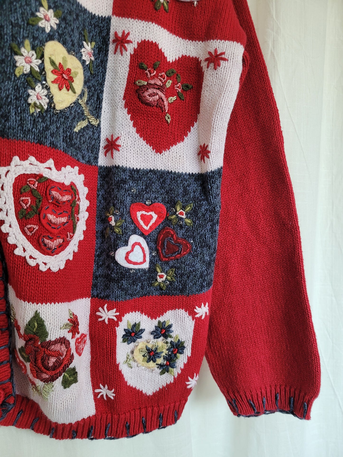💙 All My Love - vintage cardigan with embroidered hearts and flowers - size M