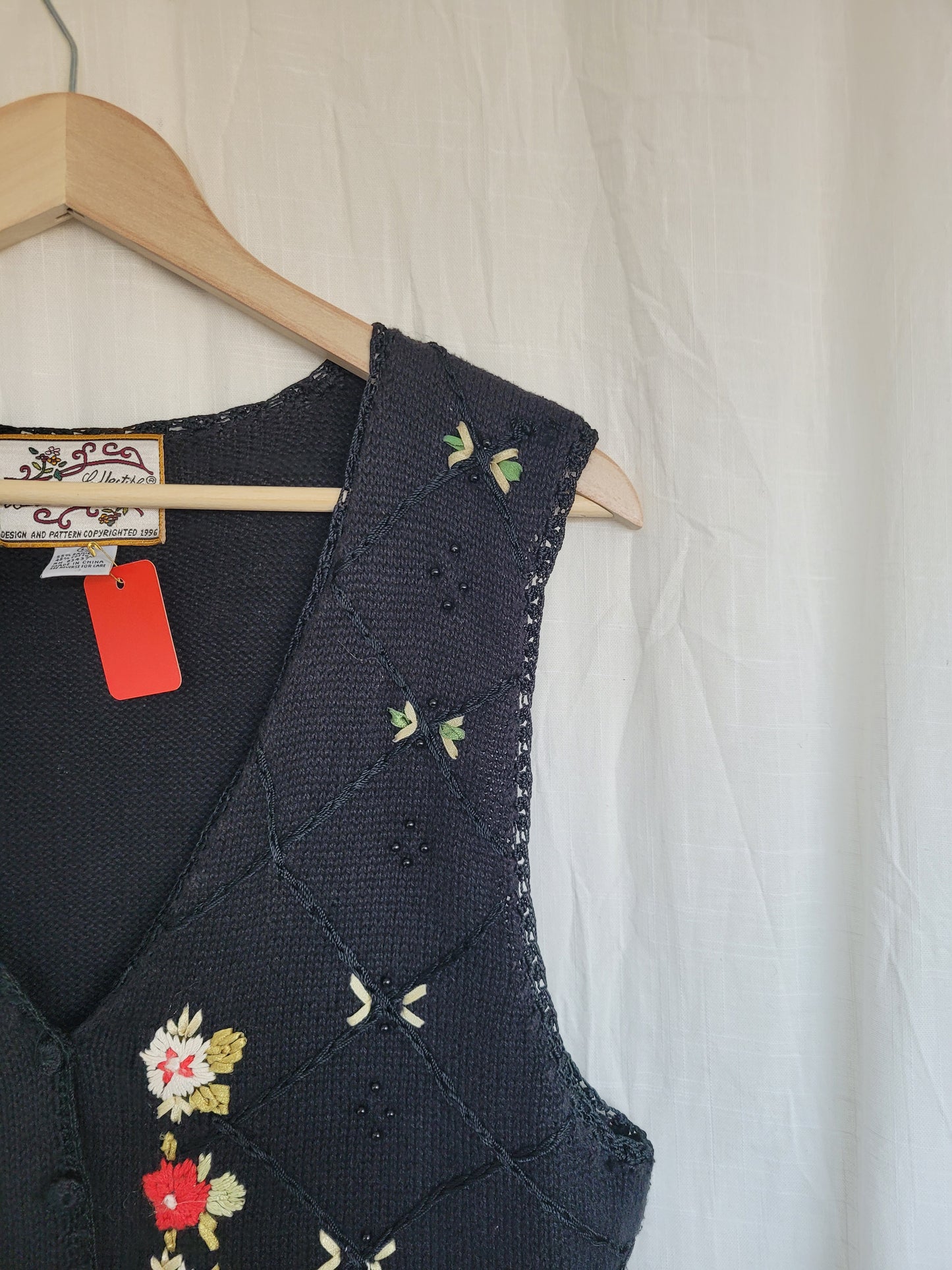 🖤 Midnight Bloom - vintage spencer vest with embroidered flowers - size M/L