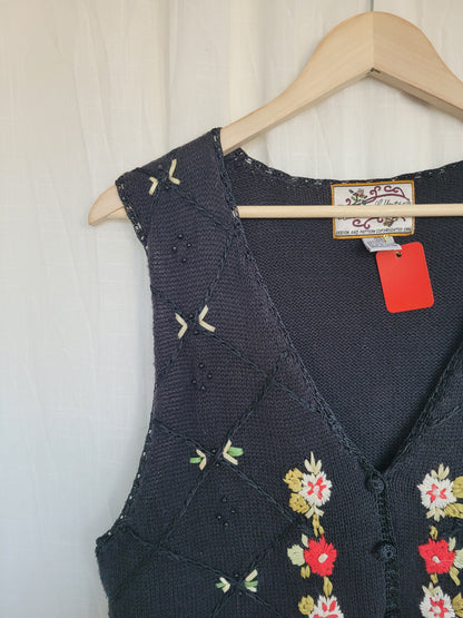 🖤 Midnight Bloom - vintage spencer vest with embroidered flowers - size M/L