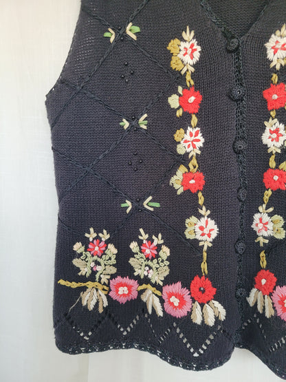 🖤 Midnight Bloom - vintage spencer vest with embroidered flowers - size M/L