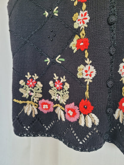 🖤 Midnight Bloom - vintage spencer vest with embroidered flowers - size M/L