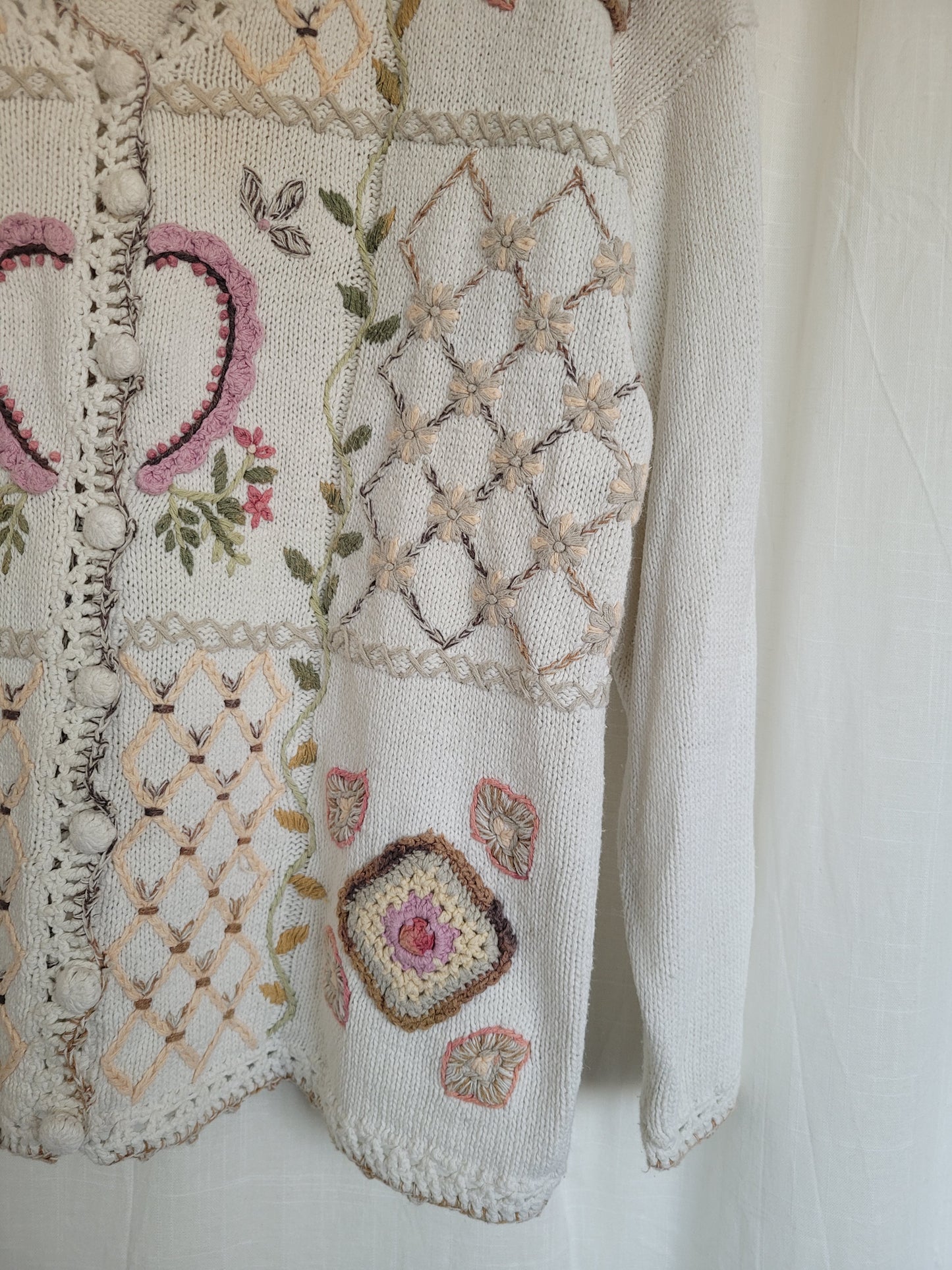 🤍 Soft Romance - vintage cardigan with embroidered details - size M/L