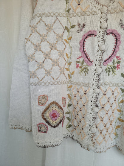 🤍 Soft Romance - vintage cardigan with embroidered details - size M/L