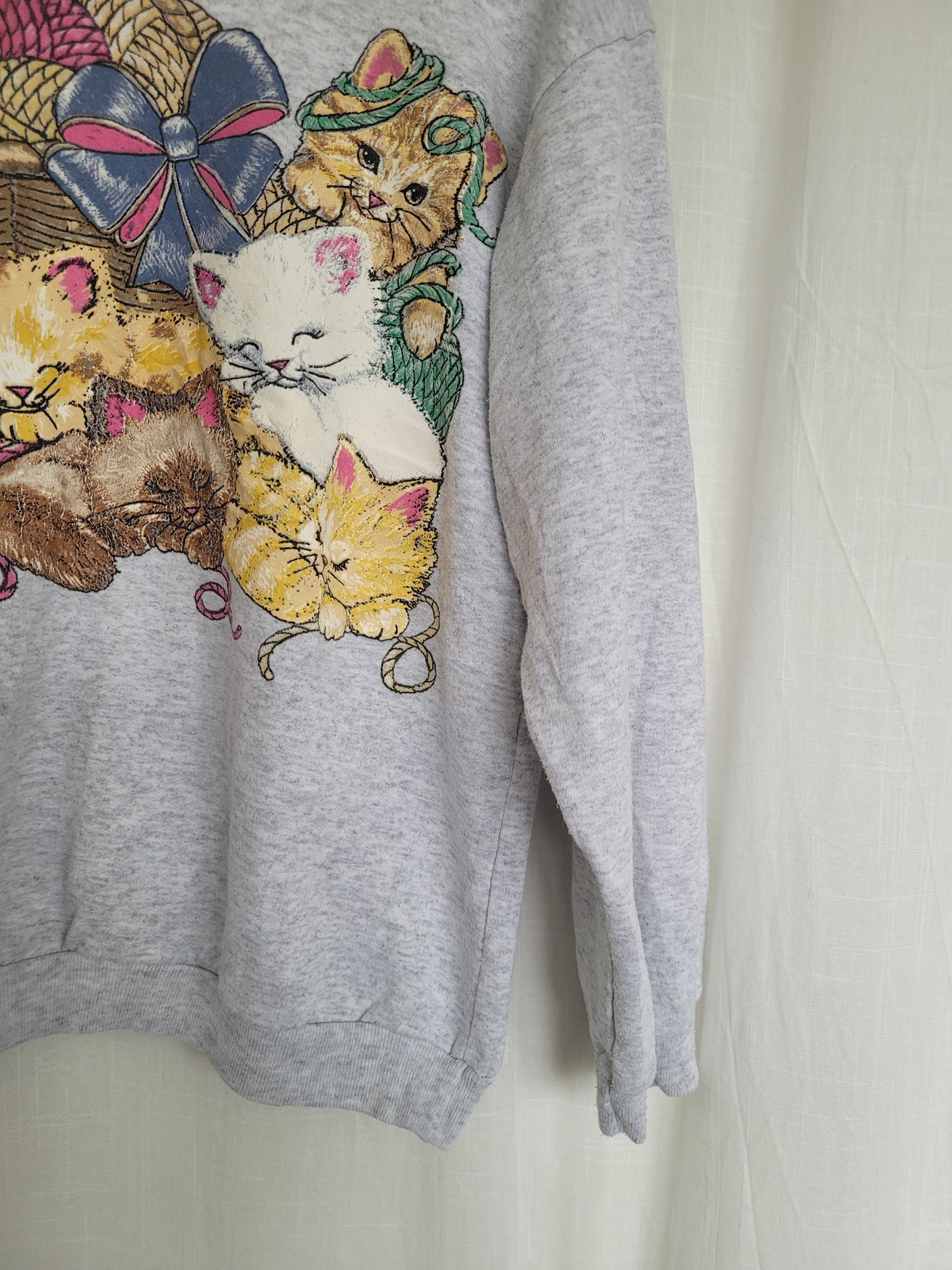 🐾 Soft Paws - vintage crewneck sweater with turtleneck and cat image - size S/M