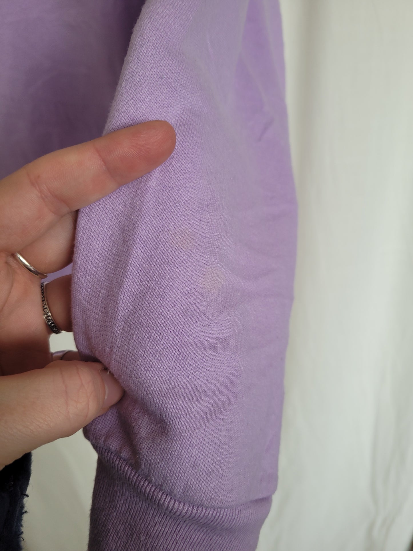 💜 Lilac Whiskers - vintage crewneck sweater with embroidered cat (Perfectly Imperfect) - size L