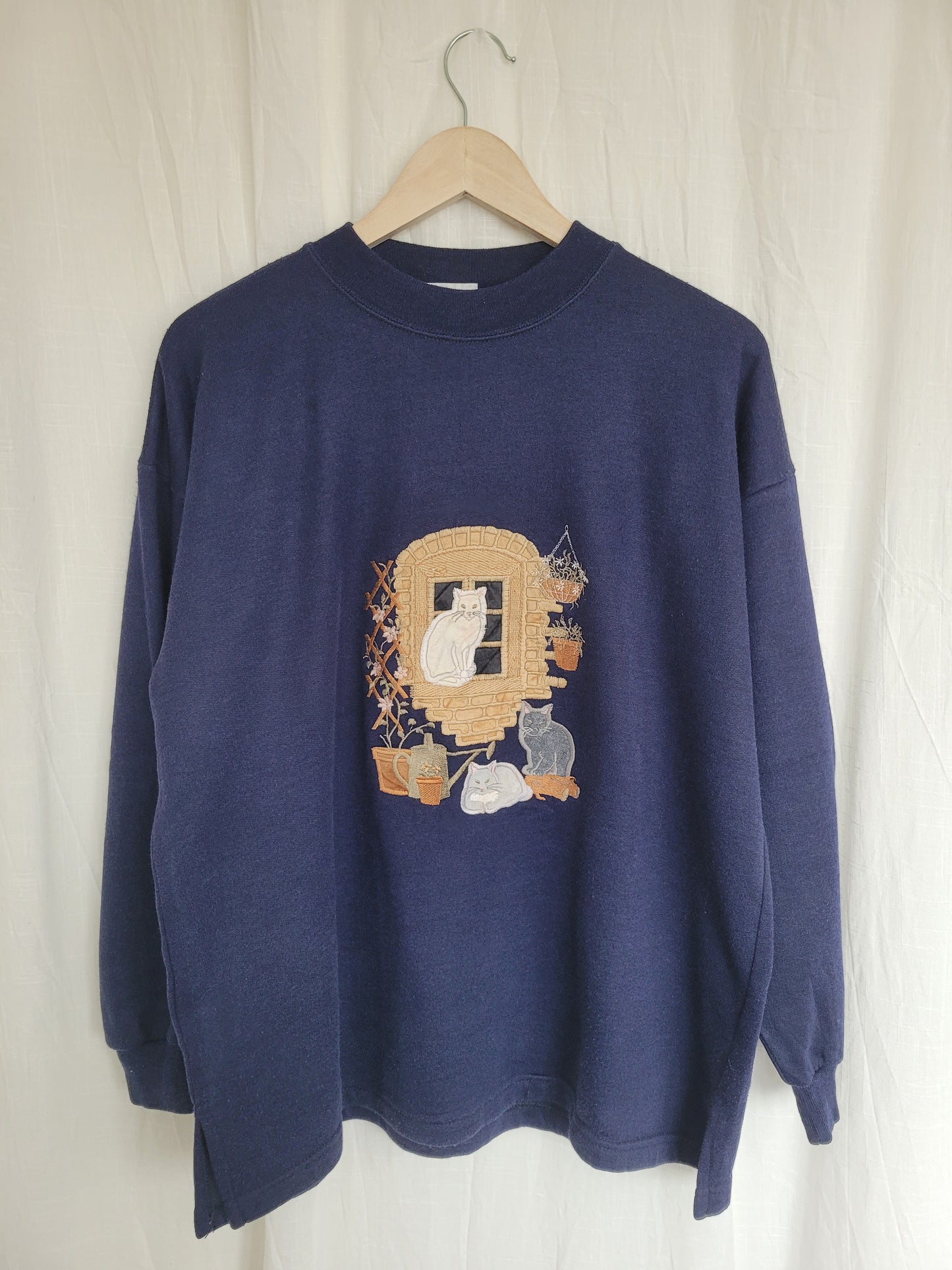 🪟 Window Cat Tales - vintage crewneck sweater with embroidered cats (Perfectly Imperfect) - size S/M (oversized)