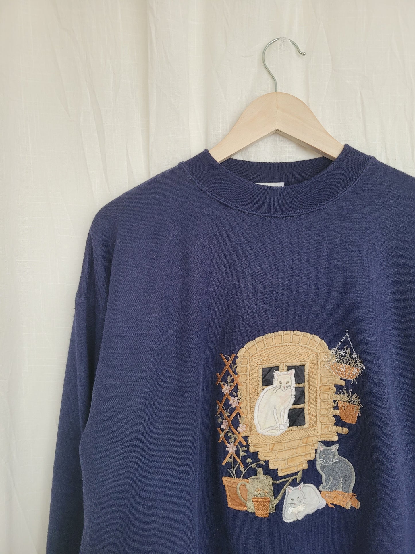 🪟 Window Cat Tales - vintage crewneck sweater with embroidered cats (Perfectly Imperfect) - size S/M (oversized)