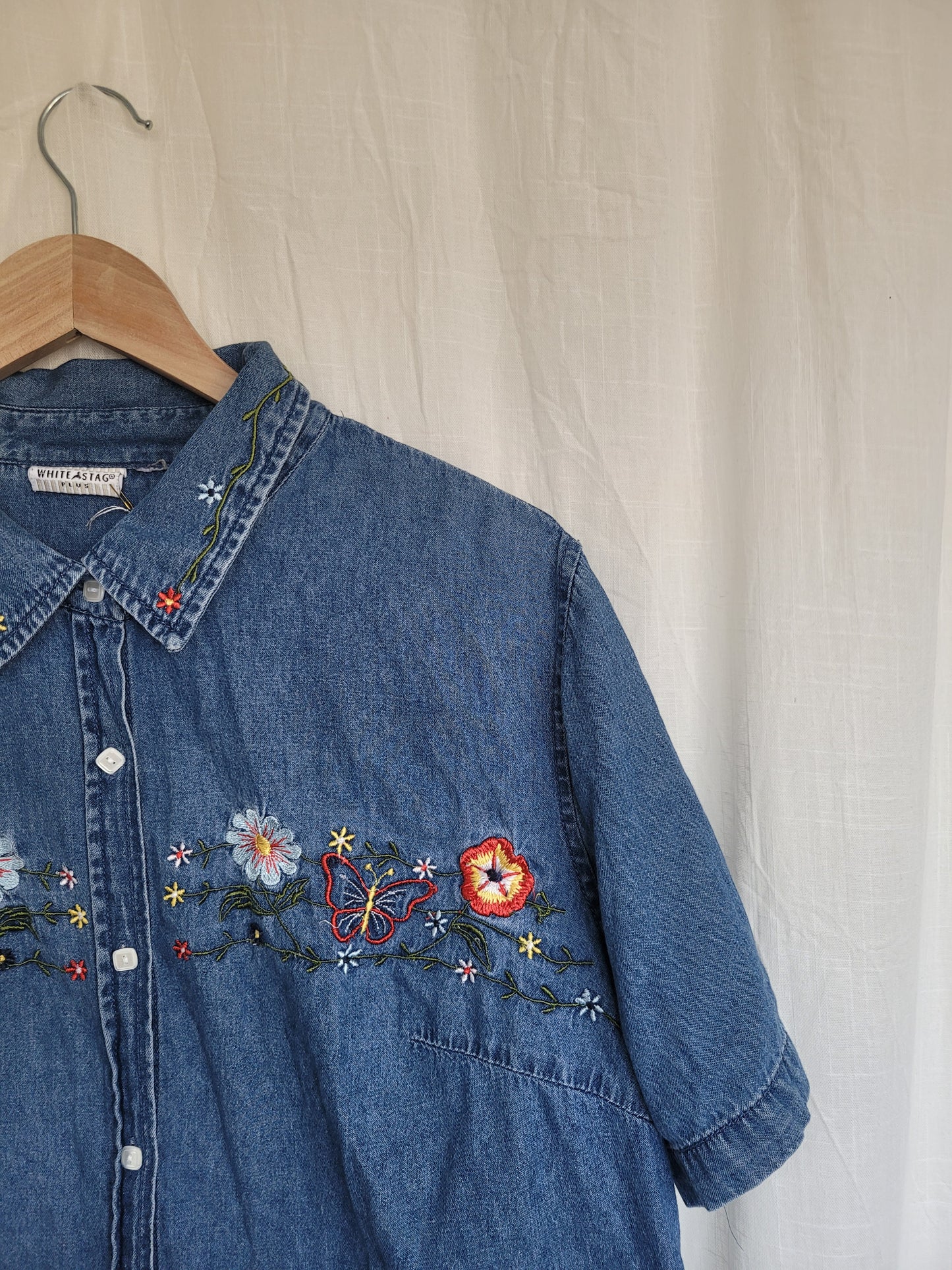 🌸 Butterfly Bloom - vintage cropped denim shirt with embroidered details - size L/XL